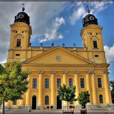 Simonffy Central Apartment Debrecen Exterior foto