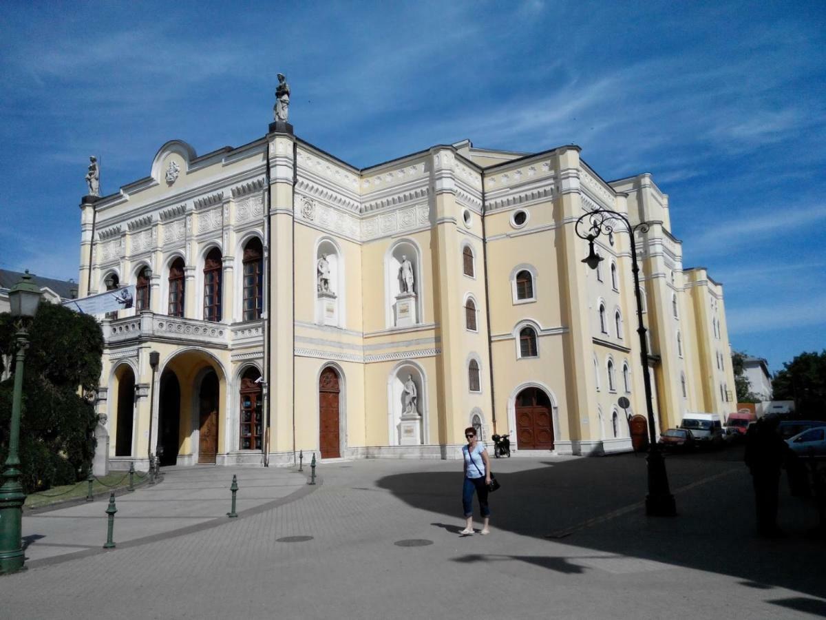 Simonffy Central Apartment Debrecen Exterior foto